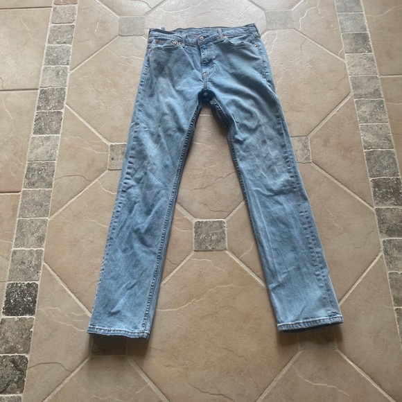 Levi's Other - Levi Distressed Jeans